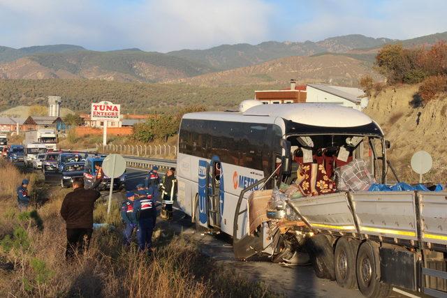 Trafik kazasında yaralanan askerler taburcu oldu