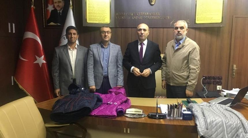 Kilis&rsquo;te 800 &ouml;ğrenciye kaban dağıtıldı