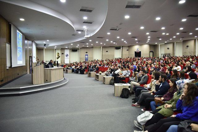 ’Türkiye Ekonomisinde Son Durum ve Yeni Beklentiler’ konferansı SAÜ’de ele alındı