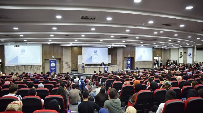 &rsquo;T&uuml;rkiye Ekonomisinde Son Durum ve Yeni Beklentiler&rsquo; konferansı SA&Uuml;&rsquo;de ele alındı