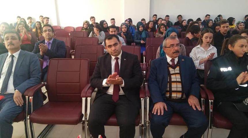 Daday&rsquo;da &uuml;niversite &ouml;ğrencilerine Cumhuriyet anlatıldı