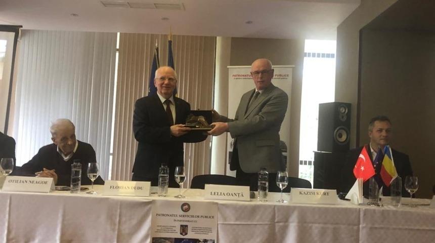 Başkan Kazım Kurt, Romanya’daki Ulusal Kamu Hizmetleri Konferansı’na katıldı