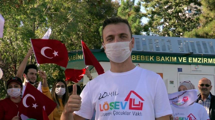 L&ouml;sev&rsquo;den maskeli etkinlik