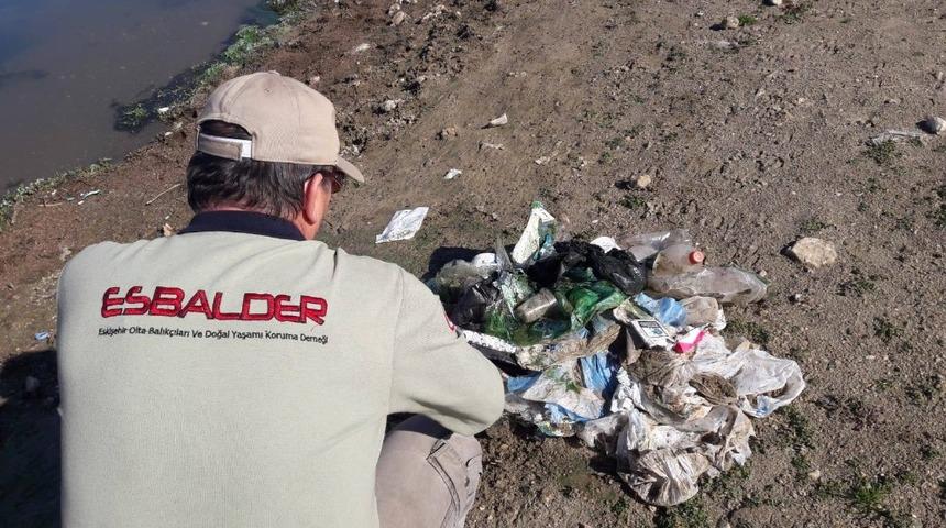 Hem yarıştılar, hem de &ccedil;evreyi temizlediler