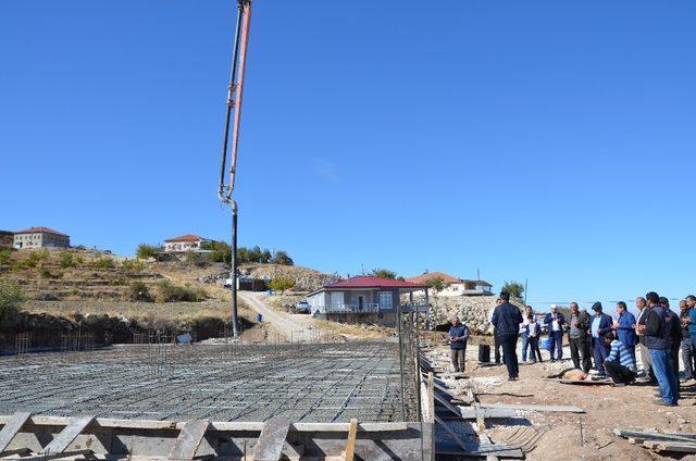 Gökderen’e Mahalle konağı yapılıyor