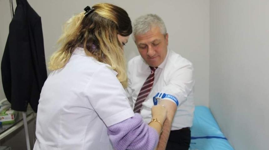 İl Sağlık M&uuml;d&uuml;r&uuml; Yavuzyılmaz, aile hekimine check-up yaptırdı