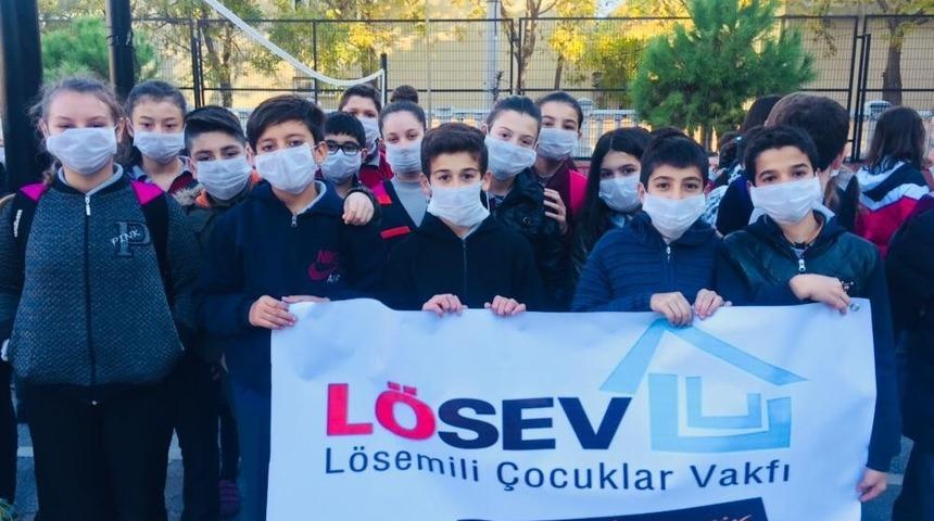 Ortaokuldan L&Ouml;SEV&rsquo;e maskeli destek