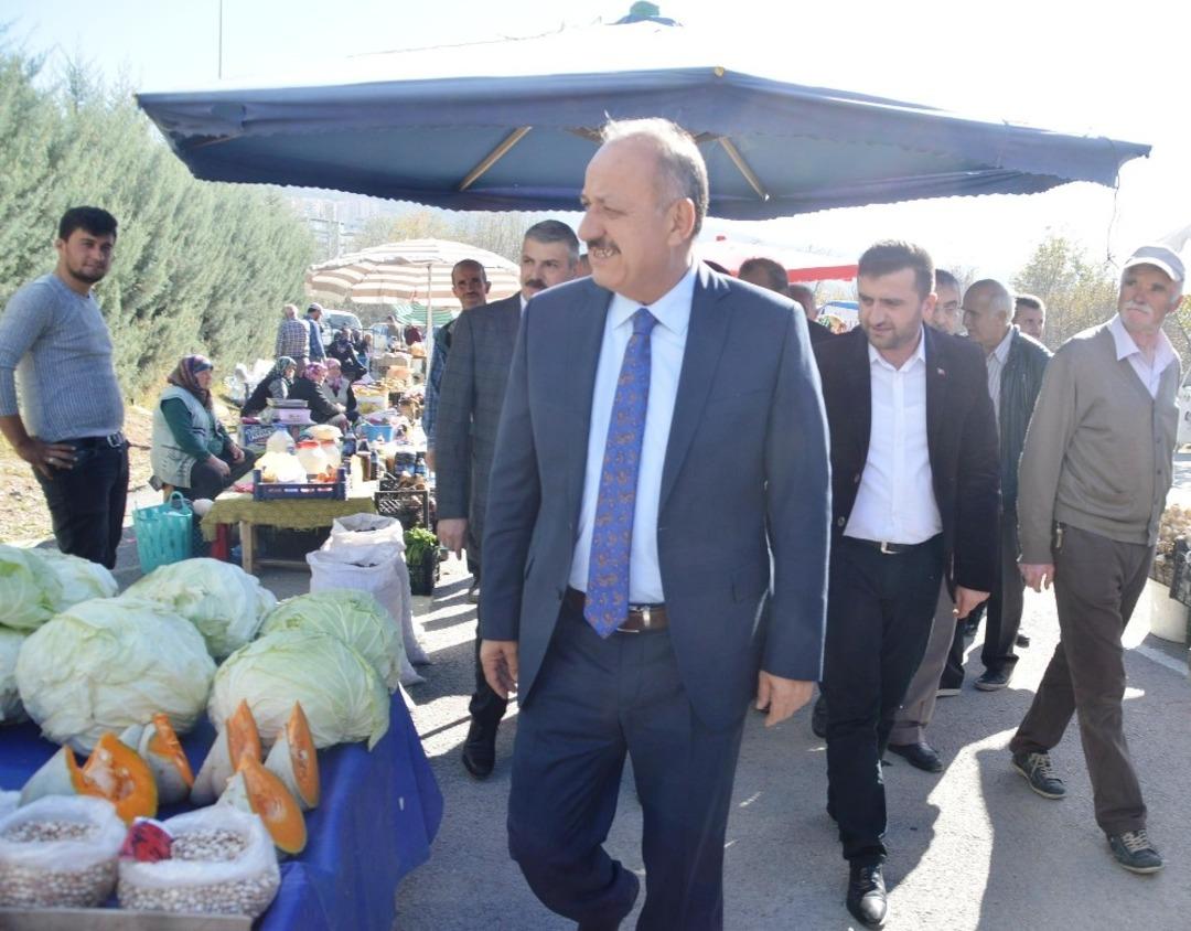 Cuma pazarı Adilbey Caddesi&rsquo;ne taşındı