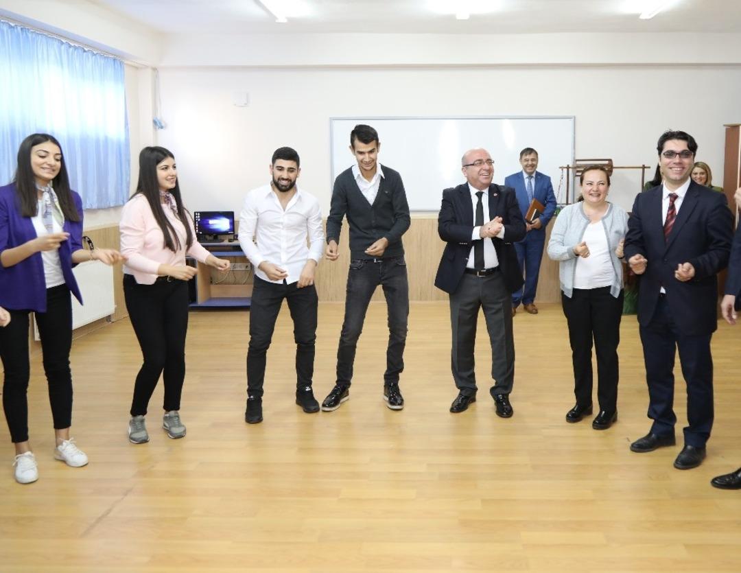 Rekt&ouml;r Karamustafa Develi Seyrani Kamp&uuml;s&uuml;nde incelemelerde bulundu