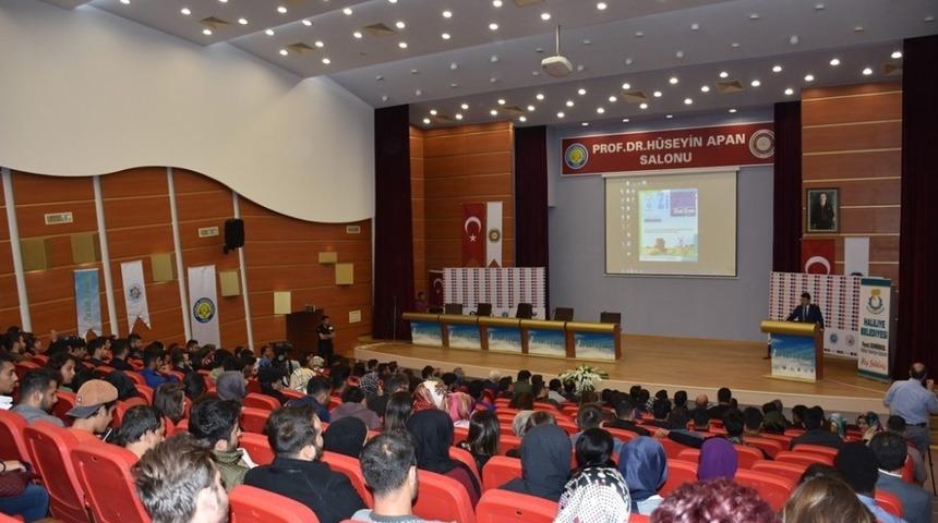 HR&Uuml; gen&ccedil;lik ziraat zirvesine ev sahipliği yaptı