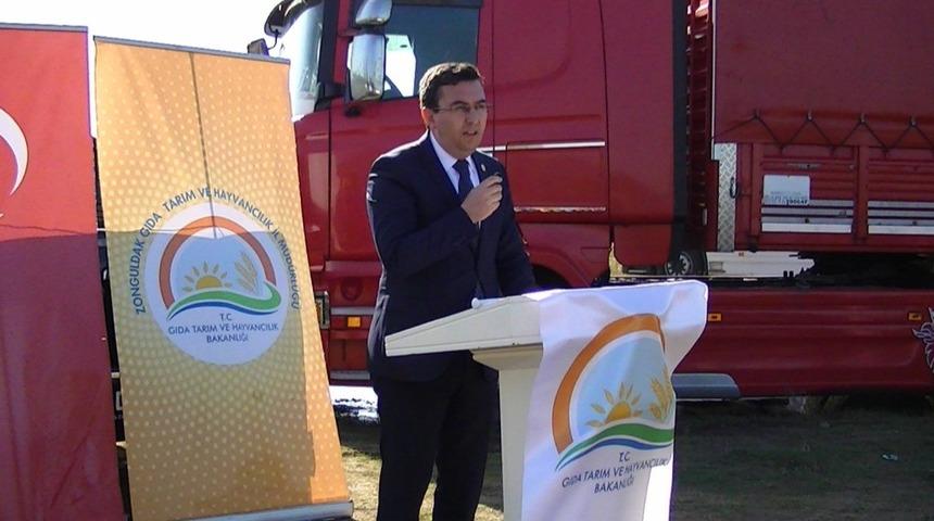 Tarım ve Orman Bakanlığı "Gen&ccedil; &Ccedil;ift&ccedil;i Projesi" ile damızlık d&uuml;ve dağıttı