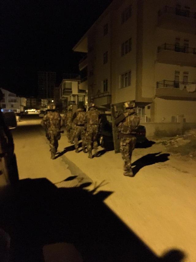  Mafya Babası Uzun Ahmet  ve  &Ccedil;ınarlar a operasyon: 17 g&ouml;zaltı 1