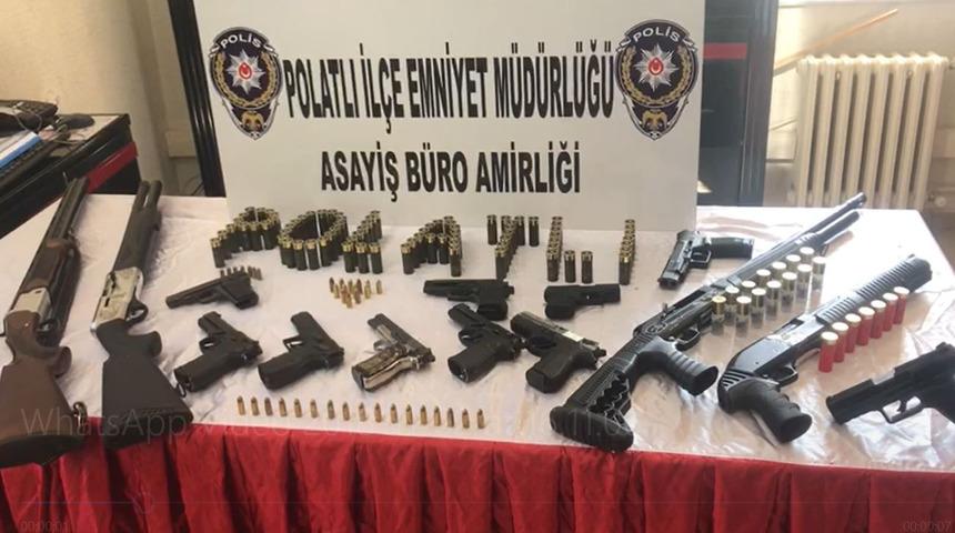 'Mafya Babası Uzun Ahmet' ve '&Ccedil;ınarlar'a operasyon: 17 g&ouml;zaltı