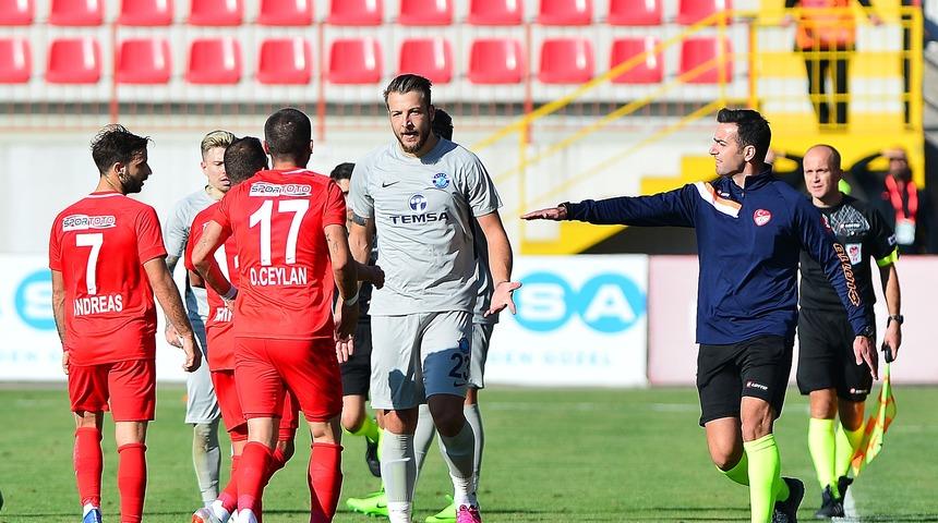Adana Demirspor'Da Batuhan Karadeniz ve Murat Akın kadro dışı bırakıldı