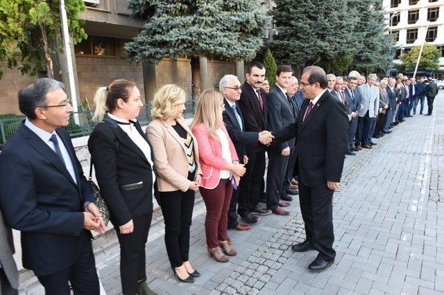 Vali Salim Demir, Uşak’tan uğurlandı