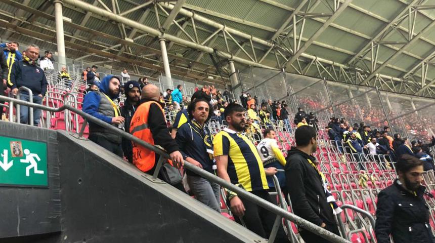 Fenerbah&ccedil;eli bir taraftar, derbide hayatını kaybetti
