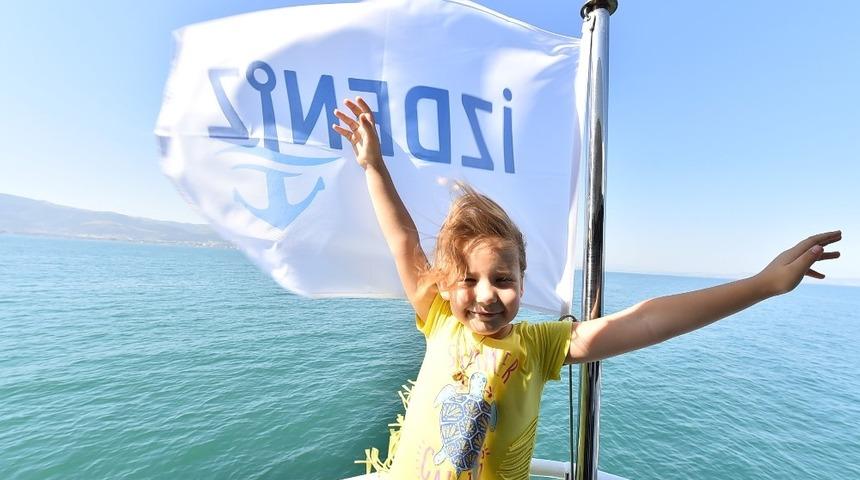 İzdeniz’de ‘Bayram bereketi’