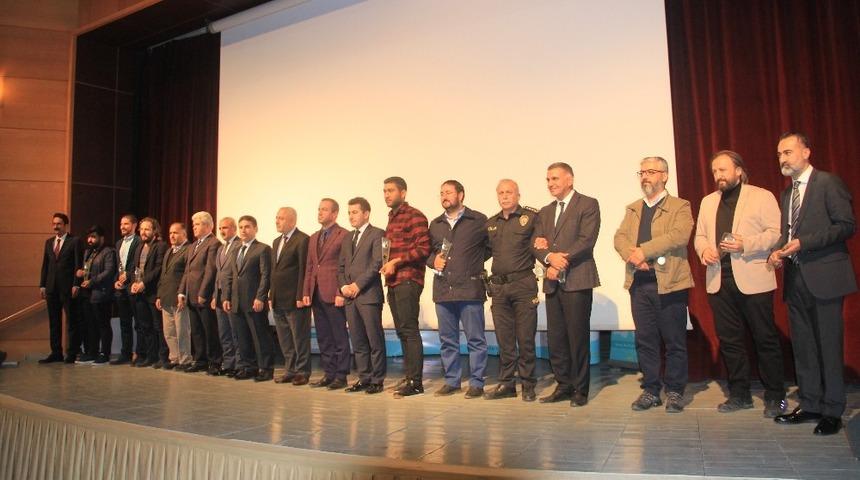 Film yarışmasının &ouml;d&uuml;lleri sahiplerini buldu