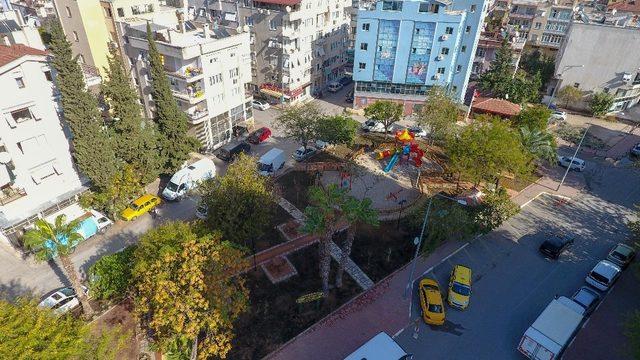 Muratpaşa’da iki park yenilendi