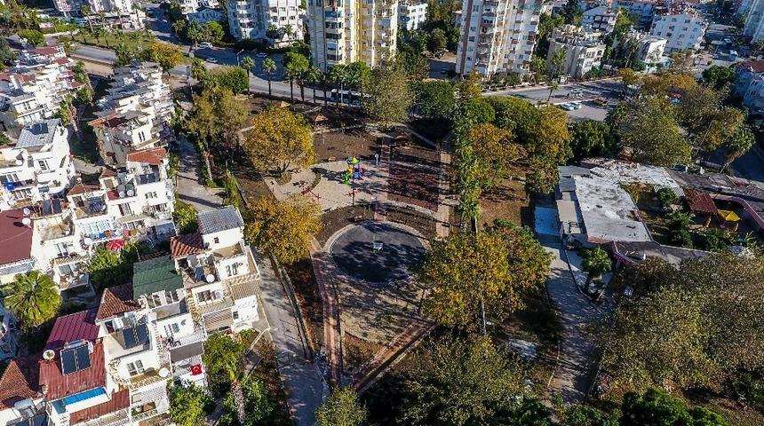 Muratpaşa&rsquo;da iki park yenilendi