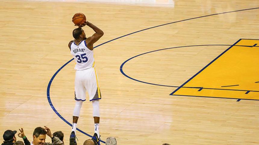 Golden State Warriors serisini s&uuml;rd&uuml;rd&uuml;