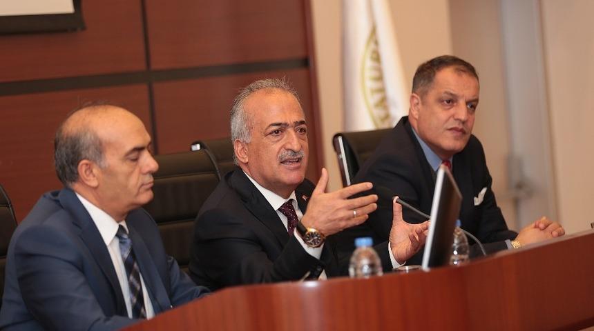 Rekt&ouml;r &Ccedil;omaklı: &ldquo;Ziraat Fak&uuml;ltemiz b&ouml;lgemize ve &uuml;lkemize hizmet ediyor&rdquo;