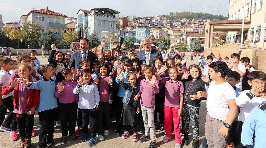 Başkan Karaosmanoğlu, &ldquo;Anneye hizmet millete hizmettir&rdquo;