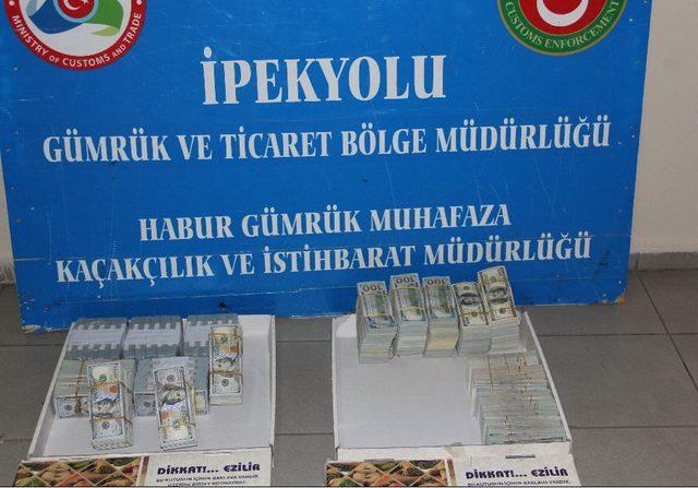 Habur Sınır Kapısı'nda baklava kutularında 1 milyon 500 bin dolar ele geçirildi