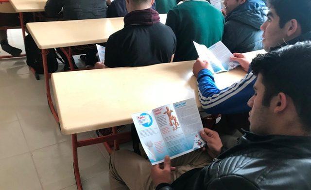 Tatvan Emniyetinden öğrencilere seminer