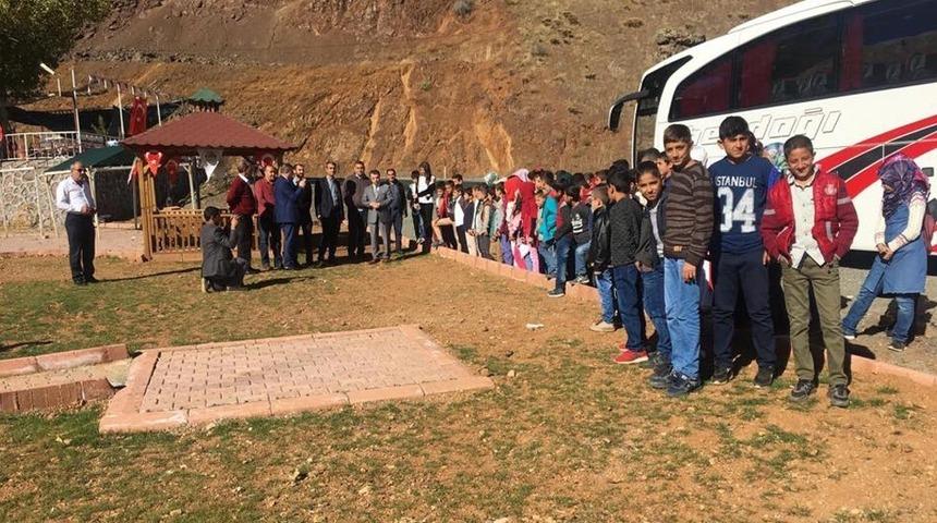 P&uuml;t&uuml;rgeli &ccedil;ocuklar g&ouml;n&uuml;llerince eğlendiler