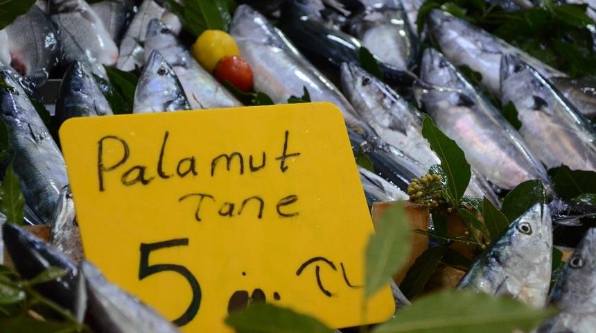 Balık fiyatları d&uuml;ş&uuml;şe ge&ccedil;ti