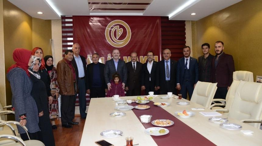 Başkan &Ouml;zg&ouml;k&ccedil;e&rsquo;den Birlik Vakfı&rsquo;na ziyaret