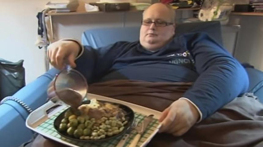 Dünyanın eski en kilolu insanı hırsızlık yaparken yakalandı