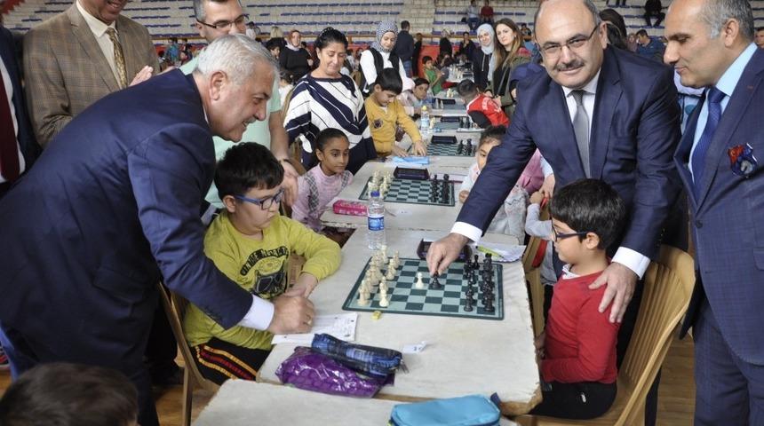 400&rsquo;e yakın sporcu 100. Yıl Satran&ccedil; Turnuvası i&ccedil;in D&ouml;rtyol&rsquo;da buluştu