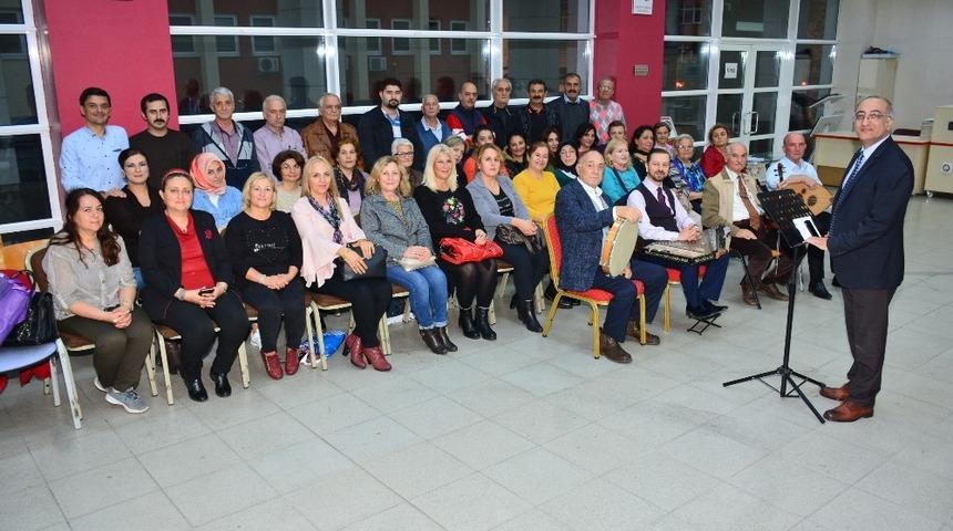 Öğrencilerden hayvan bakımevine ziyaret