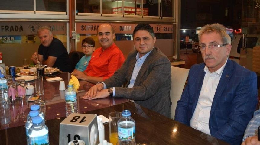 Aliağaspor FK&rsquo;dan kutlama yemeği