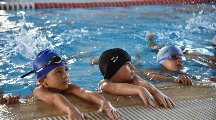 Manisalı &ccedil;ocuklar kış aylarında da spor yapacak