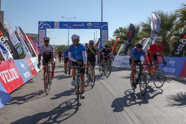 Çeşmeli 140 çocuk bisiklet sevinci yaşadı