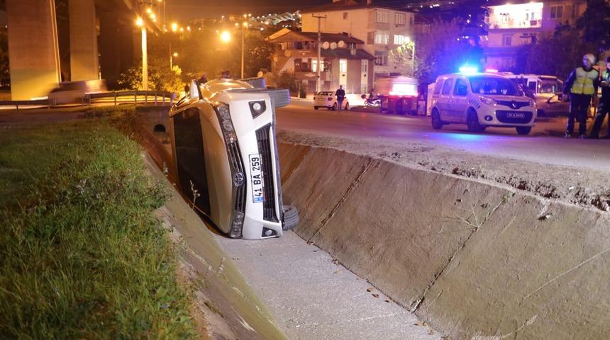 Karı koca kavga etti, otomobil su kanalına uçtu