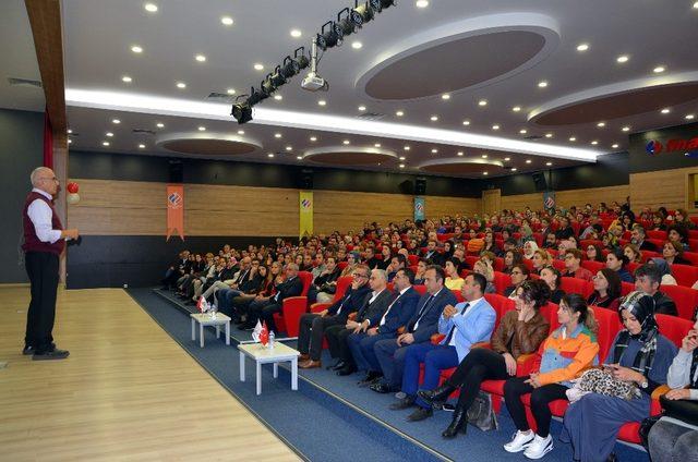 Doğan Cüceloğlu Kayseri Final Okullarında seminer verdi