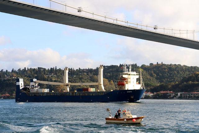 Suriye'ye giden Rus kargo gemisi Boğaz'dan geçti