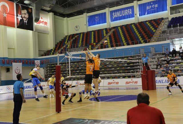 Haliliye Voleybol Takımı, Malatya’yı 3- 0 mağlup etti