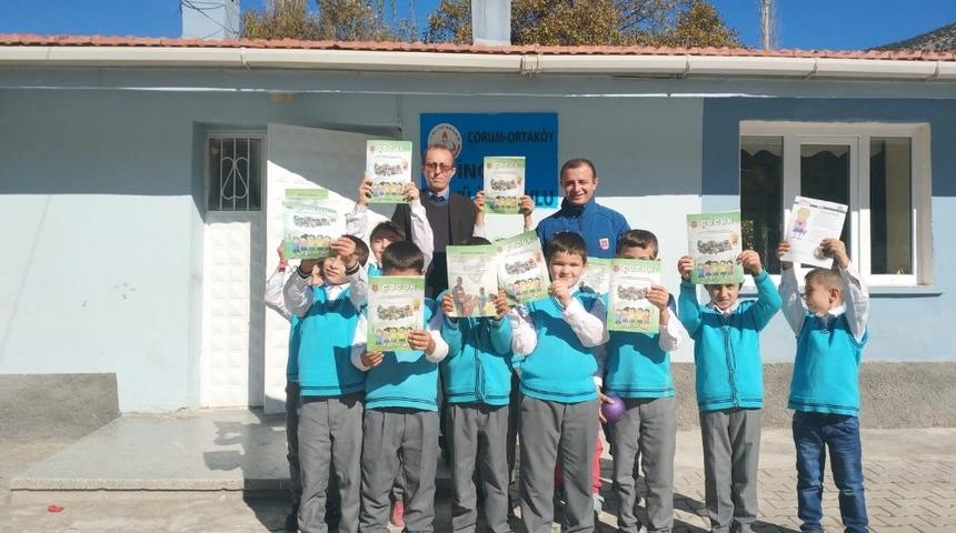 Jandarma &ccedil;ocuklara kitap sevgisi aşılıyor