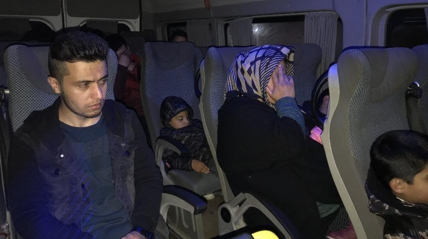 &Ccedil;anakkale&rsquo;de 19 m&uuml;lteci yakalandı