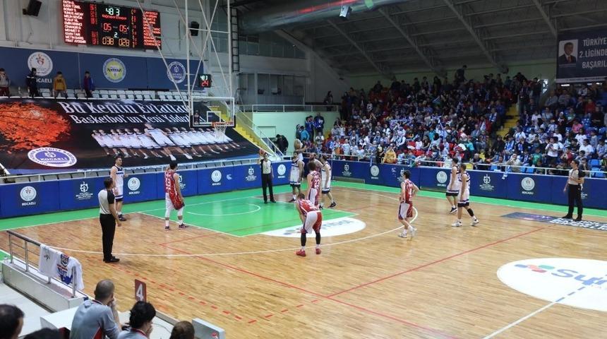 Kocaeliler, Kağıtspor Erkek Basketbol Takımı&rsquo;nı yalız bırakmadı
