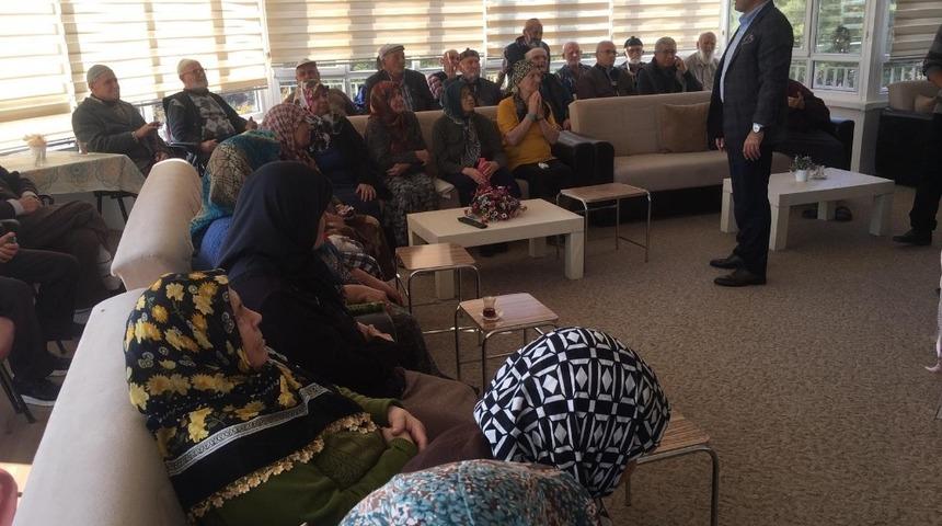 Ziya Altunyaldız huzurevi sakinleriyle bir araya geldi