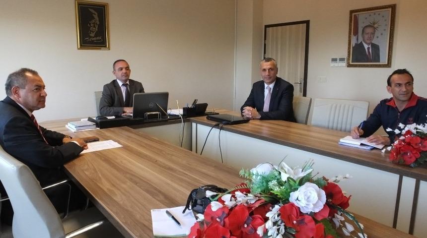 Burhaniye&rsquo;de eğitim masaya yatırıldı