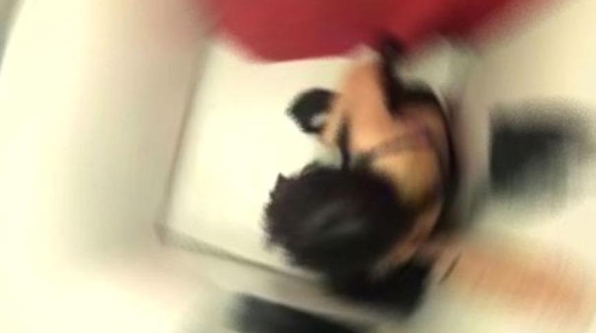 Temizlik görevlisi, kadınların soyunma odasına gizli kamera koydu!