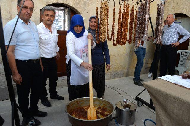 Tarsus’un lezzetleri görücüye çıktı