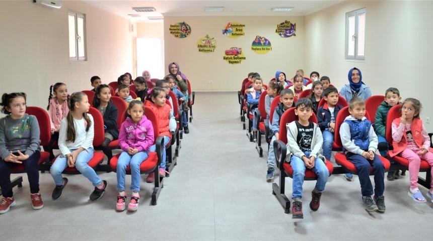 Erenler Trafik Park&rsquo;ta &ouml;ğrenciler hem &ouml;ğrendi hem de eğlendi